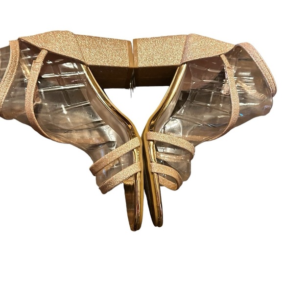 Journee Collection Bella  Rose Gold Sandal size 7 - Picture 8 of 11